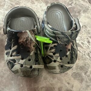 CROCS Kids Camouflage Slippers